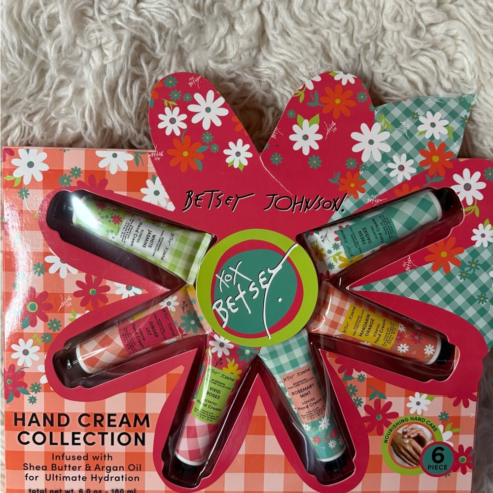 Betsey Johnson Floral Hand Cream Set